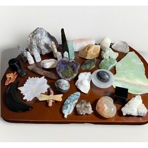 35 Piece Beautiful Mixed Natural And Polished Crystal Lot